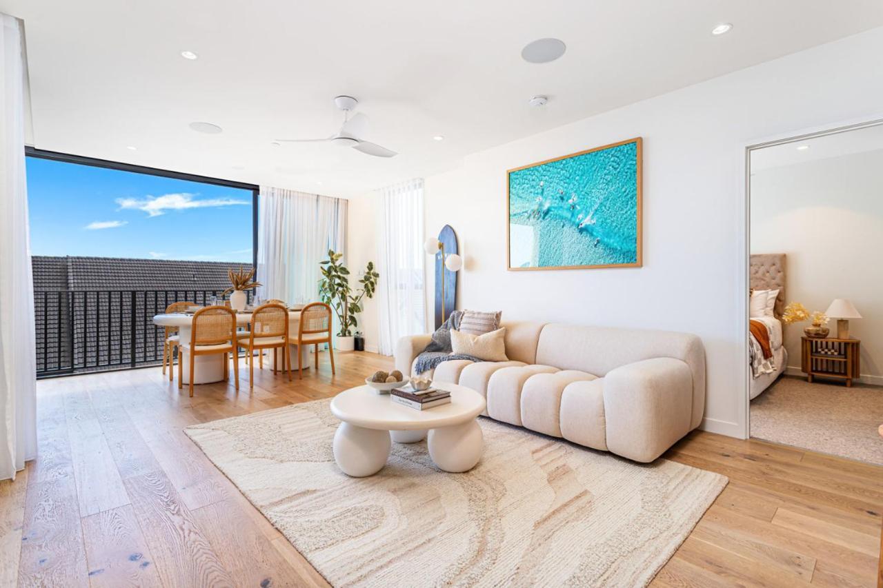 Coastal Modern Paradise Apartment Gold Coast